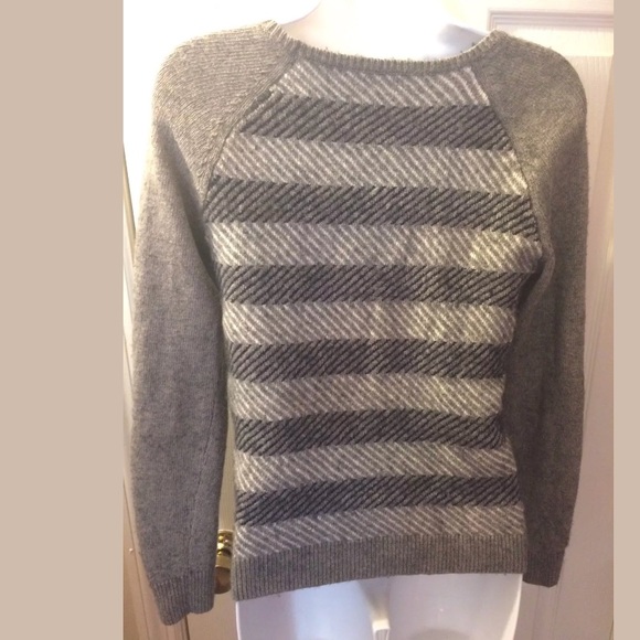 J. CREW Intarsia ZigZag Sweater Gray Black Wool Blends Pullover Knit Comfortable - Picture 5 of 8